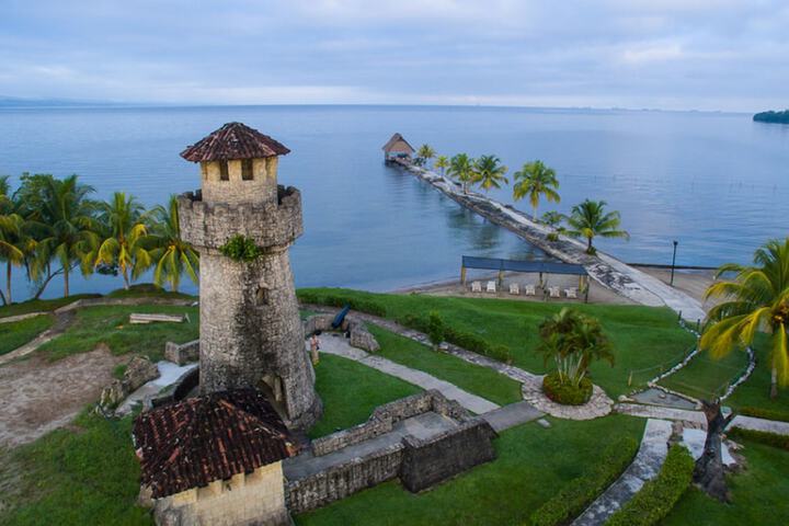 Amatique Bay Hotel