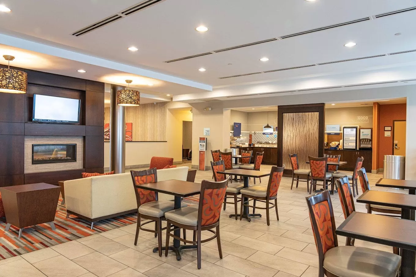 Holiday Inn Express & Suites Columbus - Easton Area, an IHG Hotel