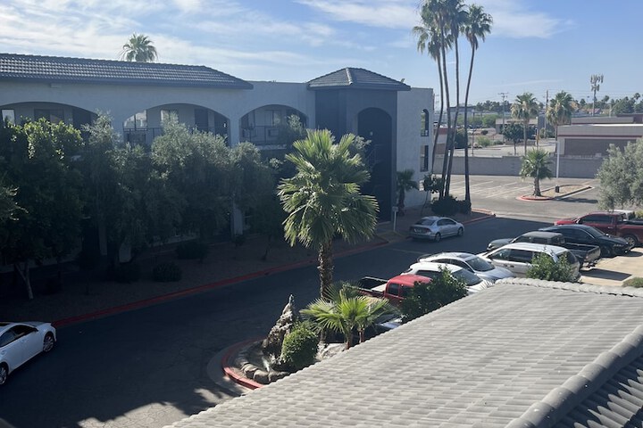 Ocotillo Apartments & Hotel